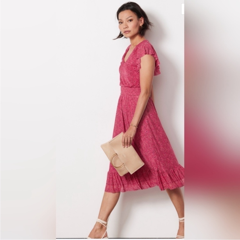 Evereve Rose-Pink Floral Flutter Sleeve Midi Dress